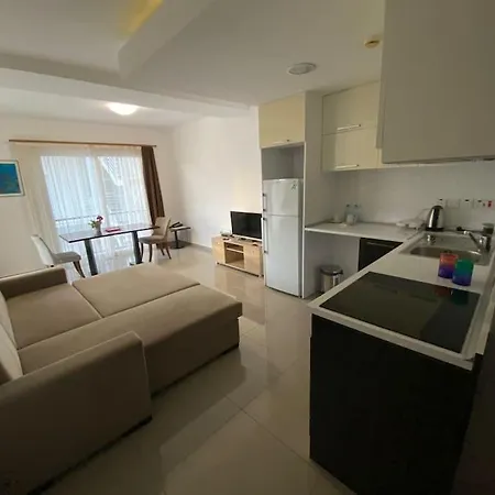 Apartment Private Flat In Famagusta Center With Perks *