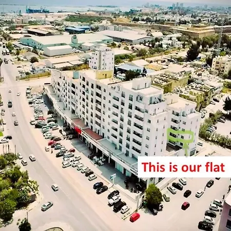 Lägenhet Private Flat In Famagusta Center With Perks *